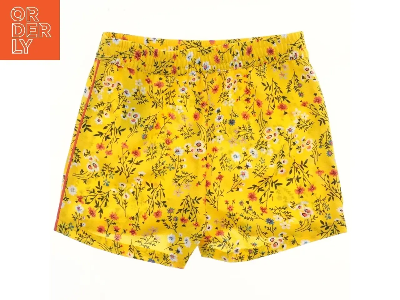 Billede 1 - Gule shorts med blomsterprint fra Only (str. 122)
