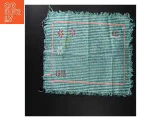Broderet dug (str. 30 x 46 cm)