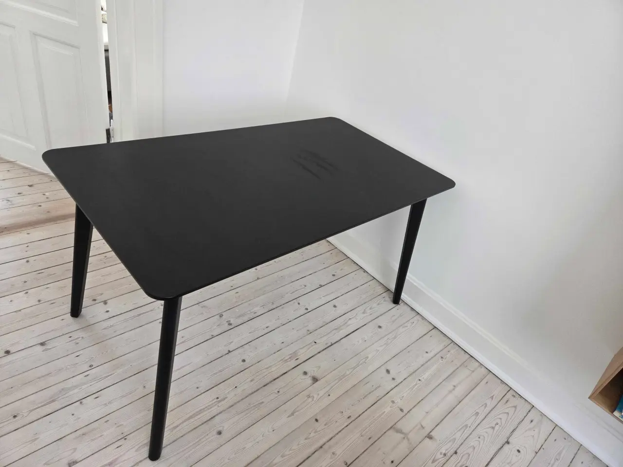 Billede 1 - Spisebord i sort