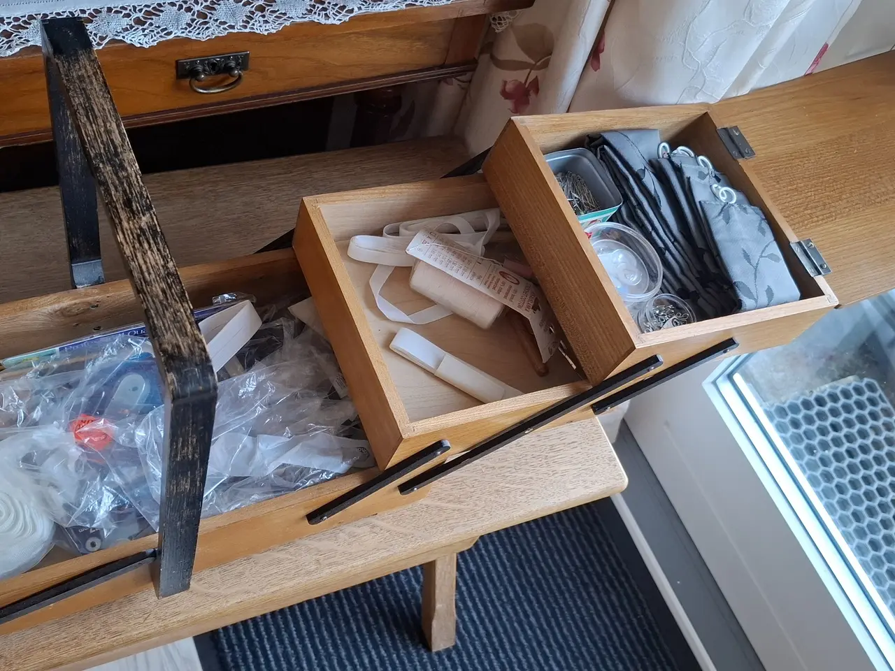 Billede 2 - Syskrin formentlig fra 50érne. Sælges uden indhold