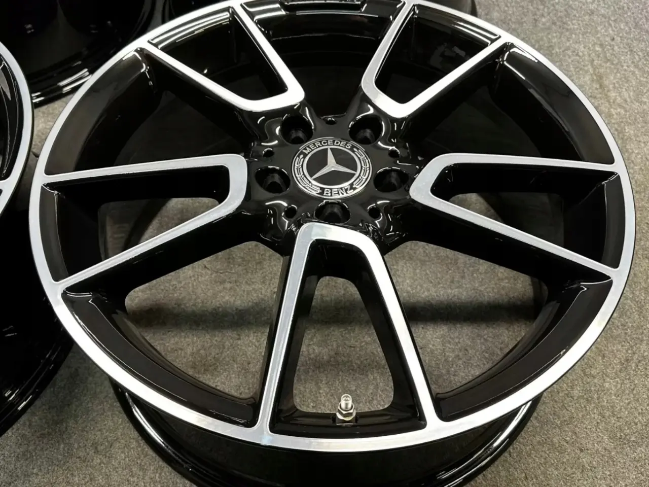 Billede 4 - ALUFÆLGE MERCEDES C 205 AMG 19"