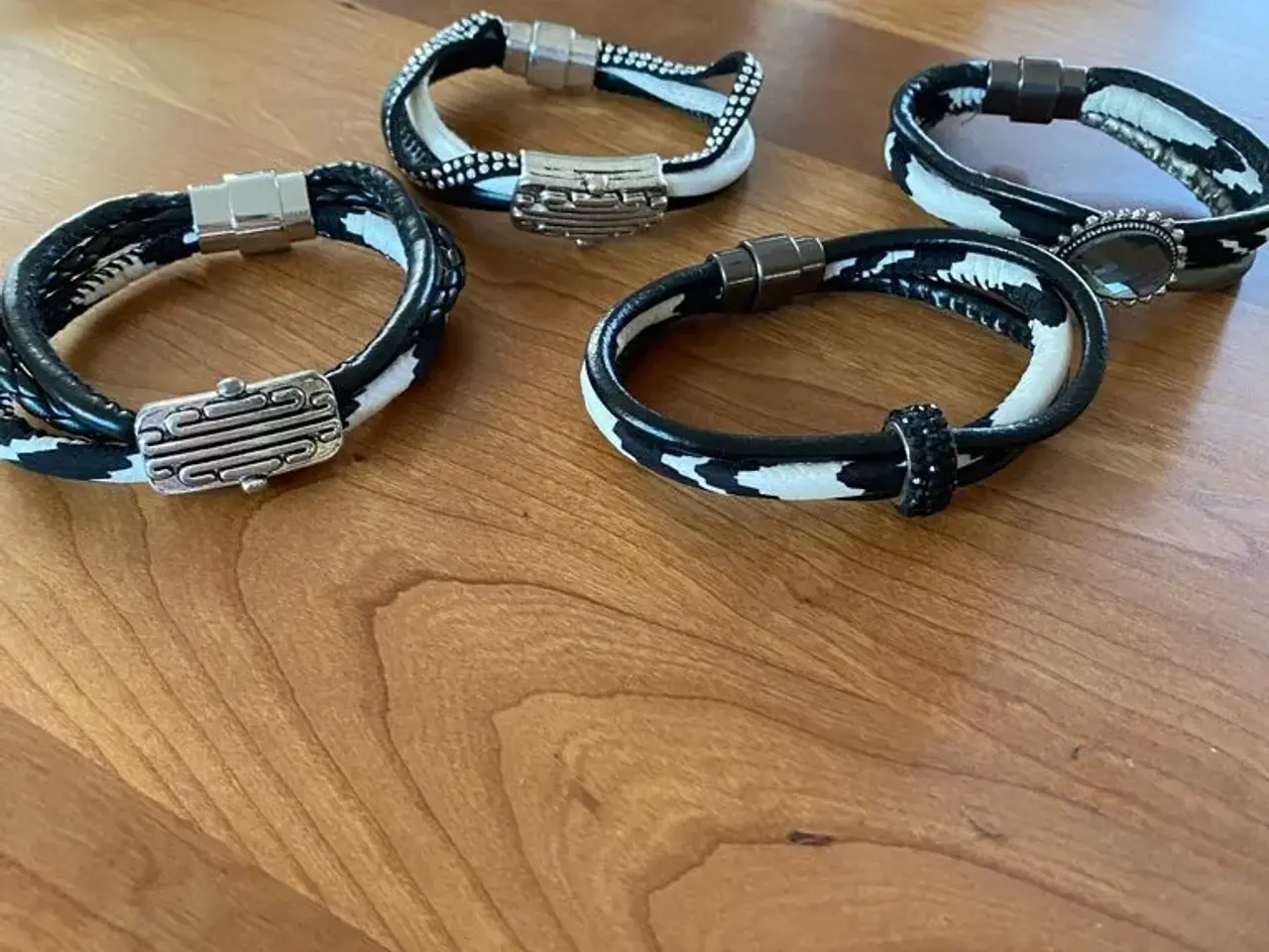 Billede 1 - Flotte armbånd