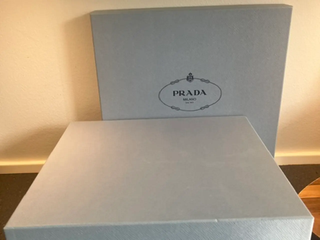Billede 1 - Original Prada æske – Fin stand