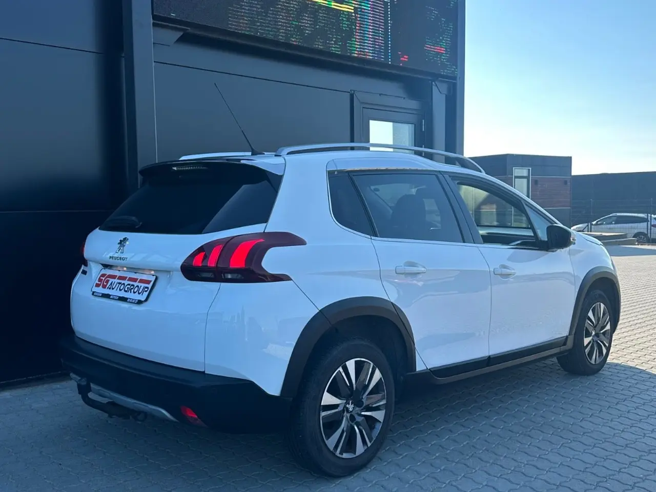 Billede 3 - Peugeot 2008 1,2 e-THP 110 Allure Sky