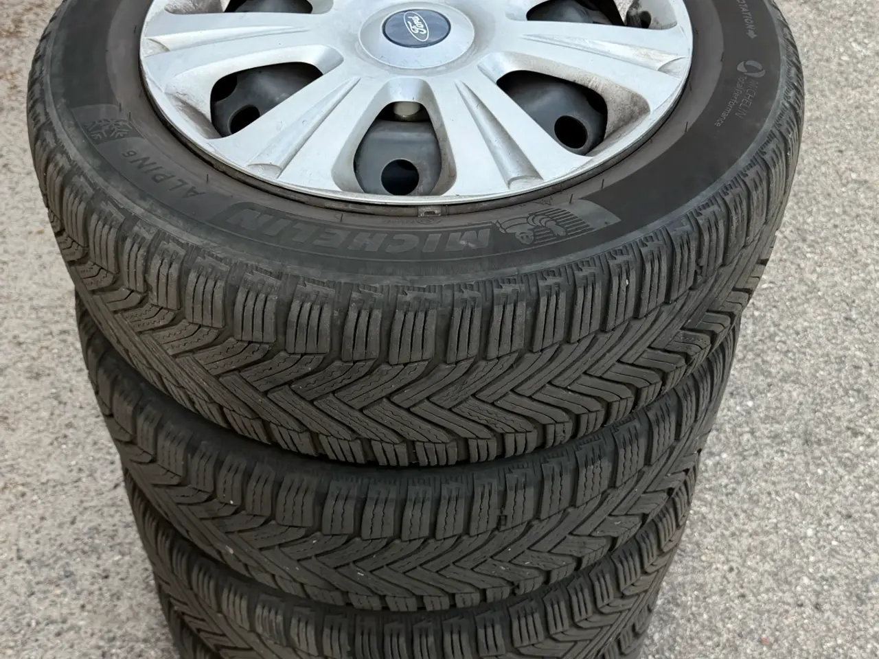 Billede 7 - Ford fælge med helårsdæk . 5x108 krydsmål