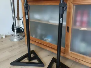 Adam Hall højttaler/monitor stande