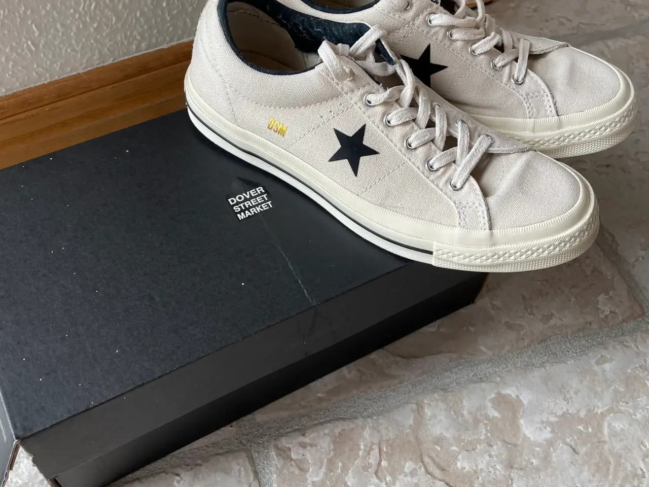 Billede 2 - Converse sko str. 40 - special udgave - sprit nye