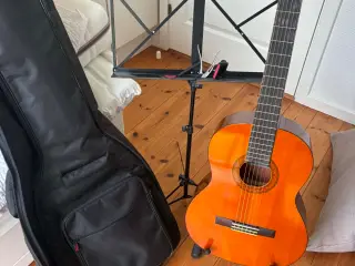 Spansk Guitar Yamaha C40