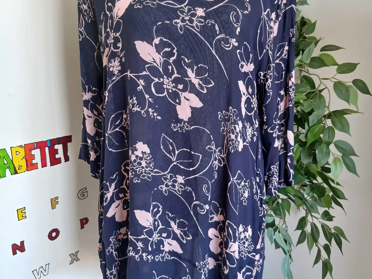 Billede 1 - Bluse. Masai. Medium/38