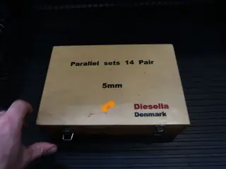 Parallelklodser DIESELLA
