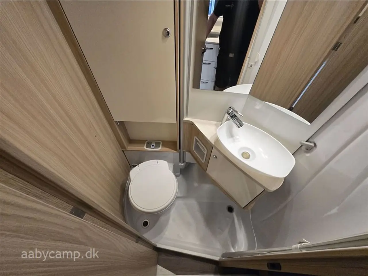Billede 12 - 2018 - Bürstner Ixeo Time 726 G "Edition 30" Super lækker familie Camper
