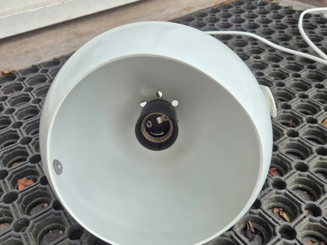 Billede 14 - Hvid kuglelampe med smart vippefunktion