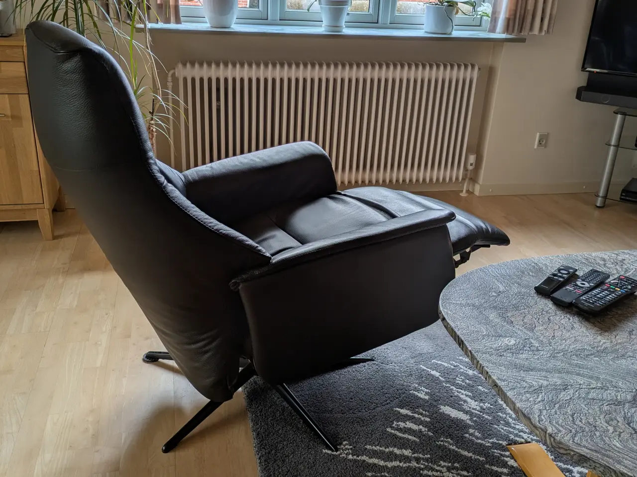 Billede 5 - Dreje/vippe, læder overalt, nedsat til 2000,-