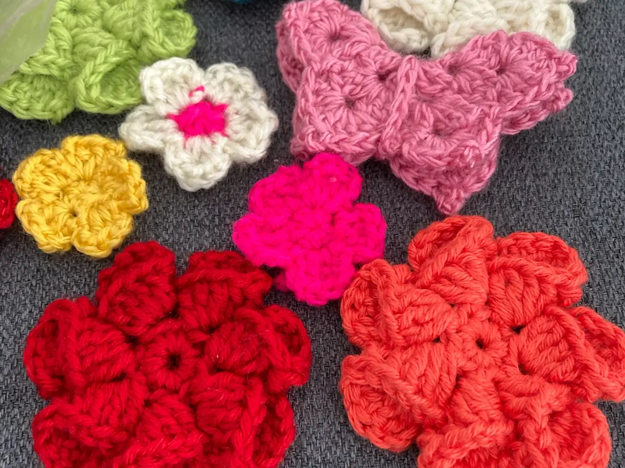 Billede 1 - Blomster af garn