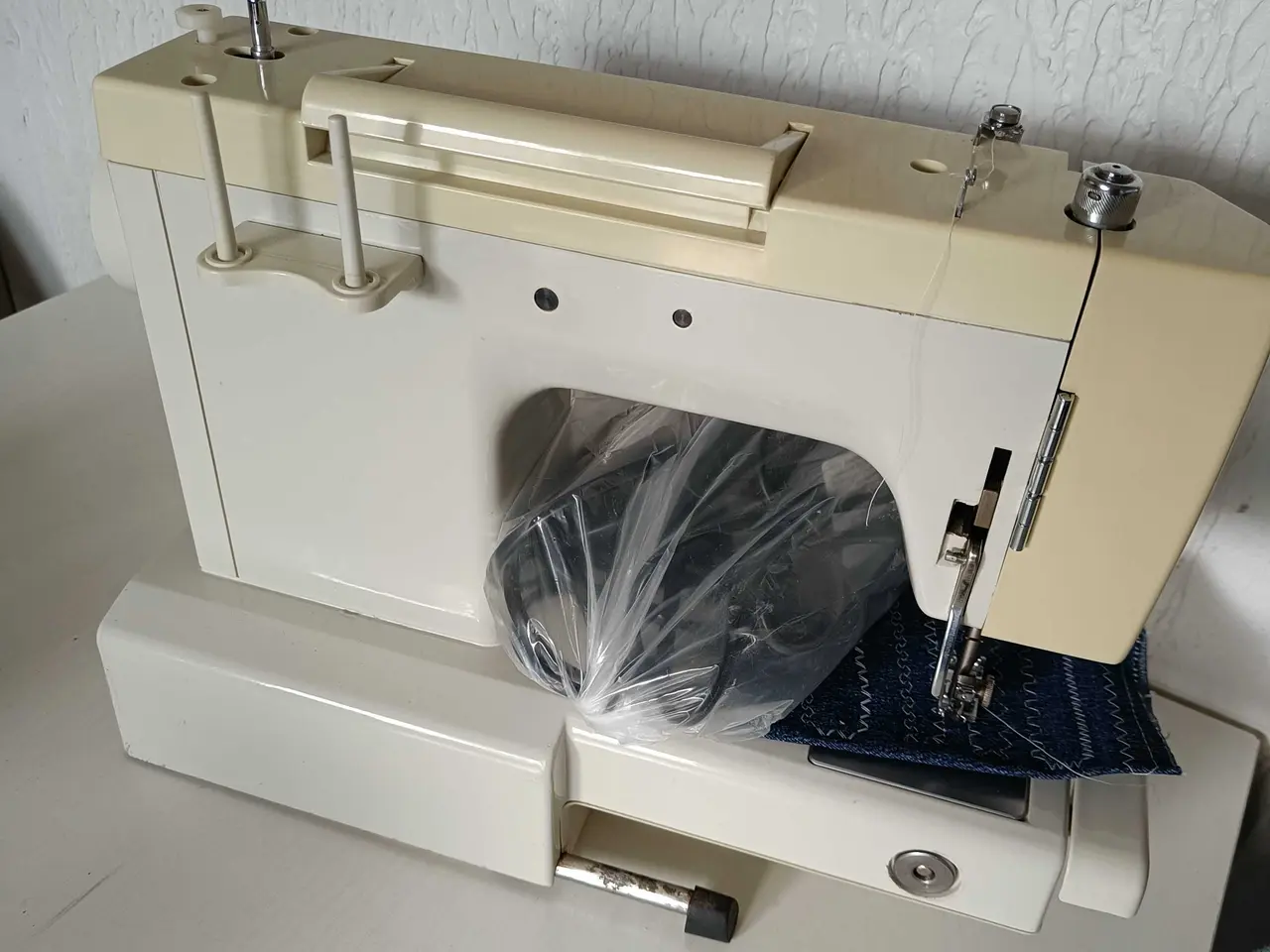 Billede 7 - Linea PIU symaskine virker fint