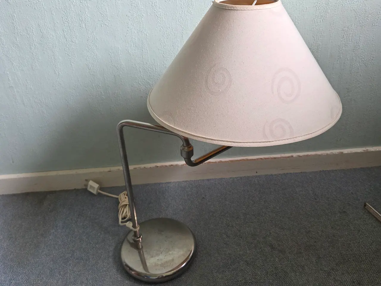 Billede 3 - Svingbar bordlampe med stofskærm
