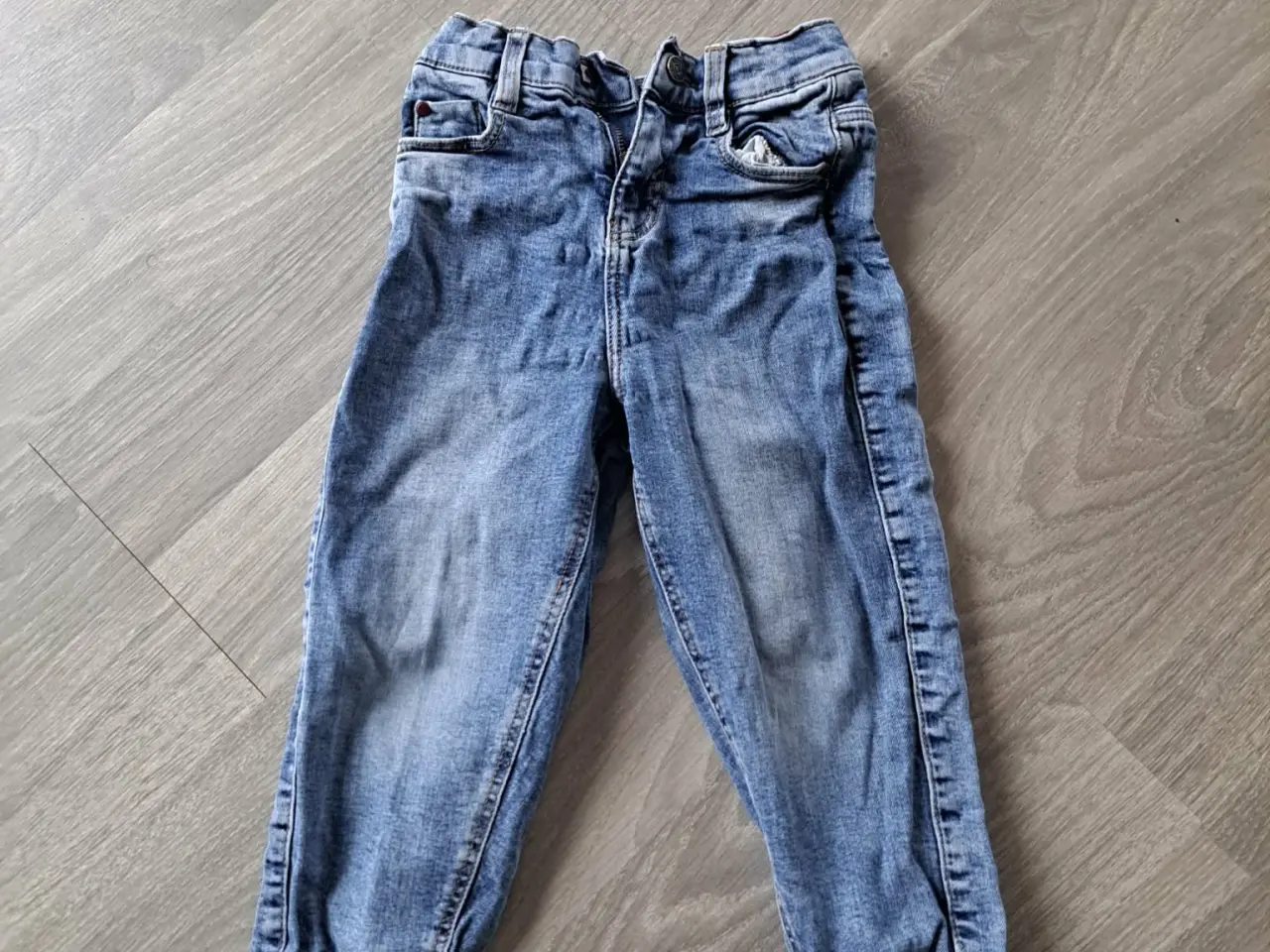 Billede 7 - drenge bukser og trøjer