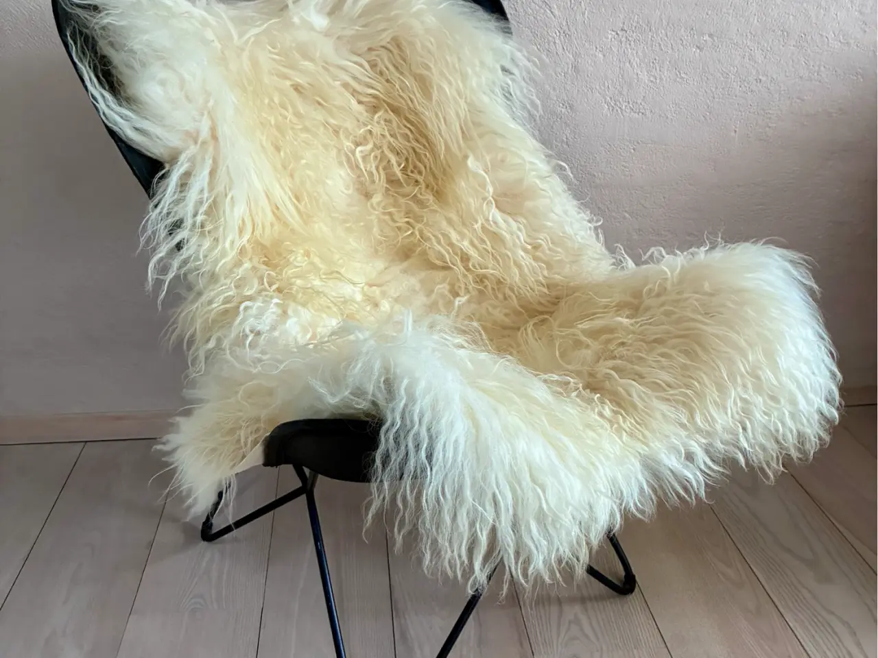 Billede 1 - Læderlænestol model flagermus sort.