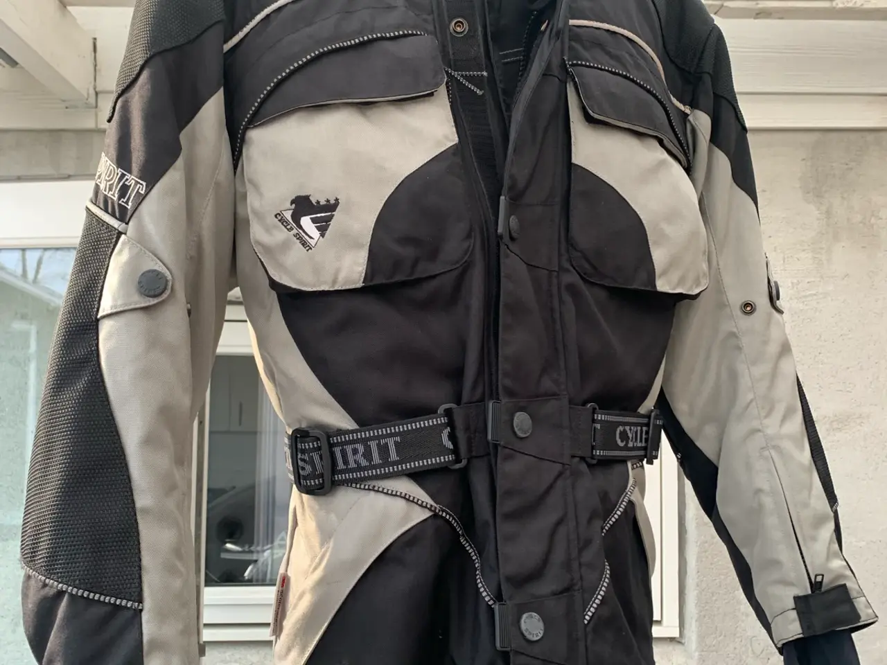 Billede 2 - Motorcykeljakke str S