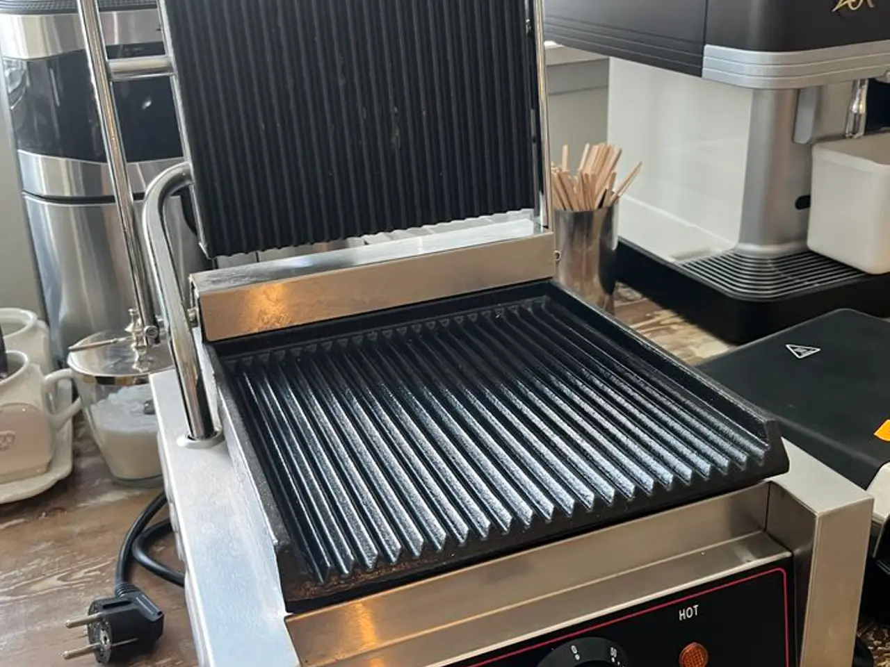 Billede 3 - Bord grill og toast maskine HEG-811