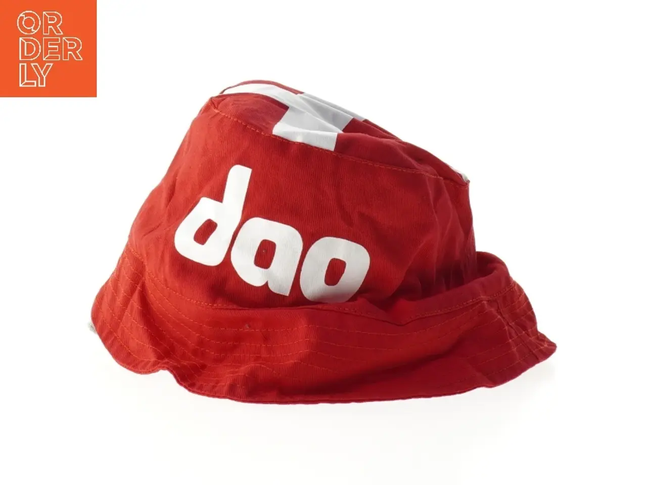 Billede 1 - Rød bøllehat med dansk flag og logo (str. Ø. 22 cm)