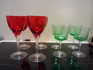 4 grønne og 4 røde gamle glas 400kr århus