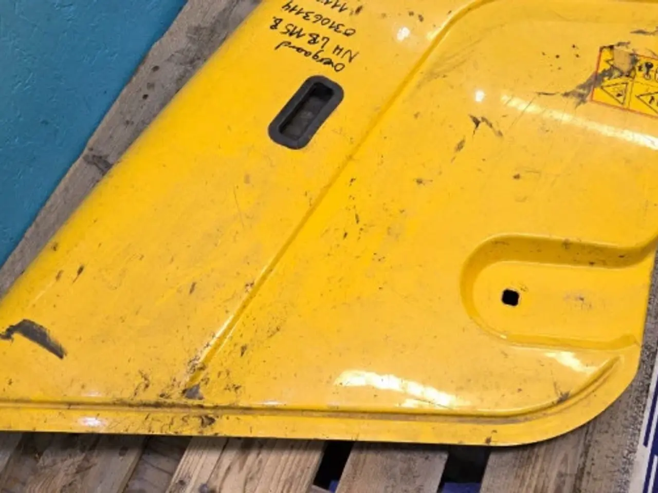 Billede 4 - New Holland LB115B Sideskærm R. 85825102