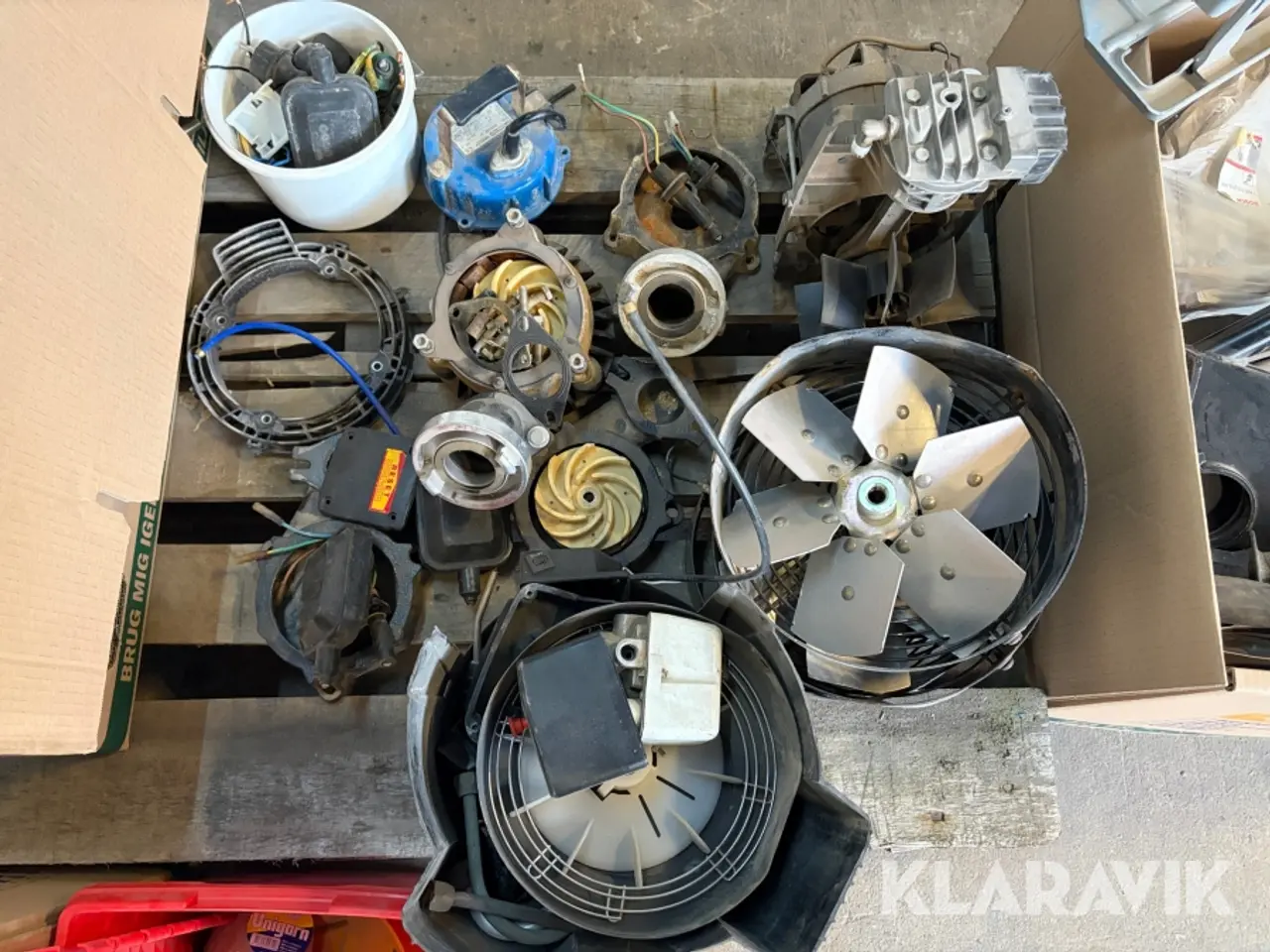 Billede 6 - Samlet parti reservedele bl.a. motor-/ventilatordele,