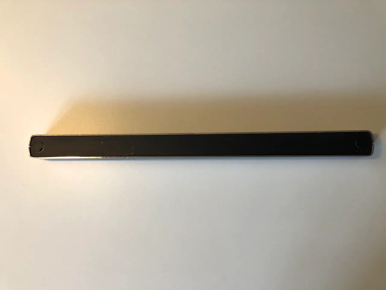 Billede 1 - Fiskars knivmagnet i sort og børstet stål