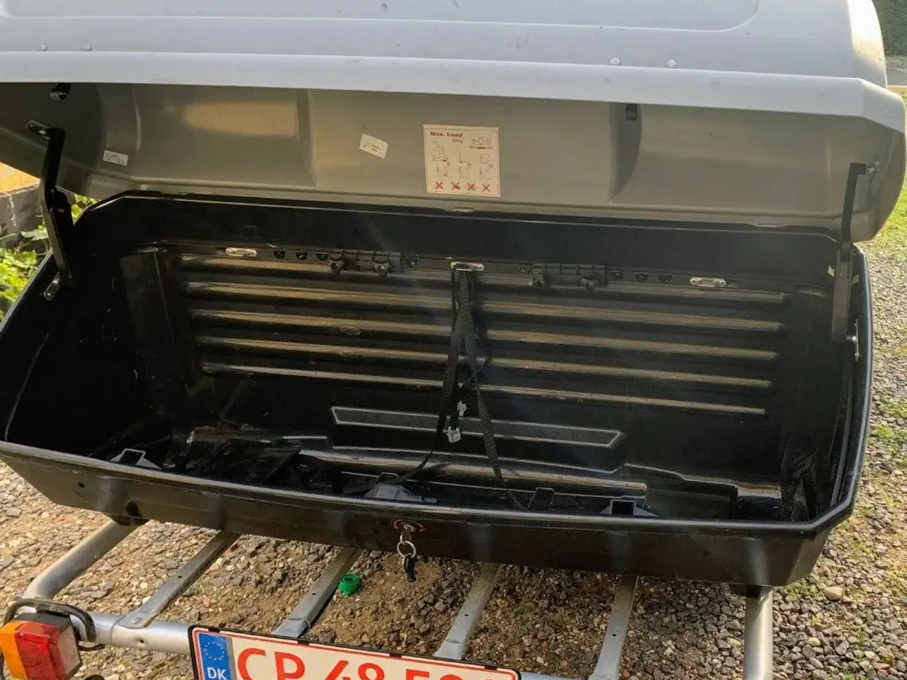 Billede 2 - UDLEJES - Thule EasyBase Backup Bagageboks