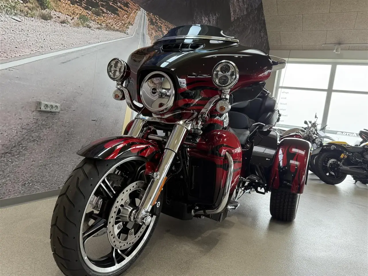 Billede 13 - Harley-Davidson FLHTCUTGSE Tri Glide Ultra CVO 117" Trike