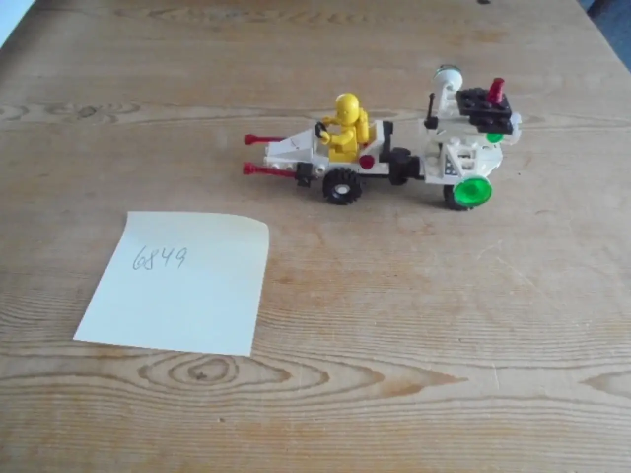 Billede 1 - LEGO Space 6849 Satellite Patroller  God stand 