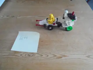 LEGO Space 6849 Satellite Patroller God stand