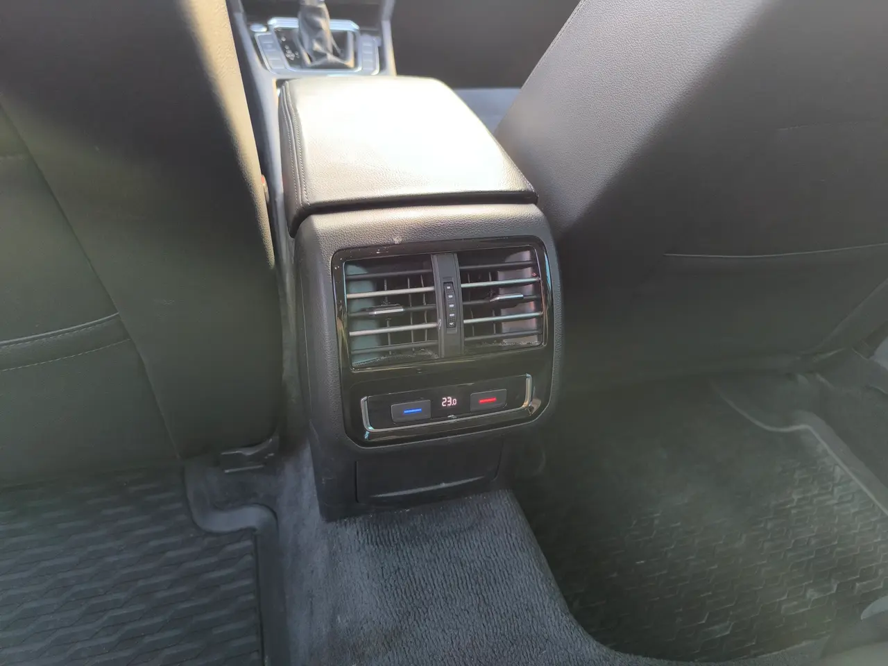 Billede 12 - Vw Passat B8 2.0 TDI 150hk DSG med godt udstyr