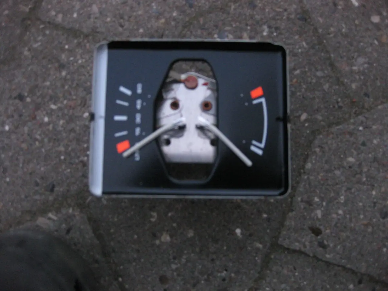 Billede 2 - Ford Sierra benzin og temperatur måler