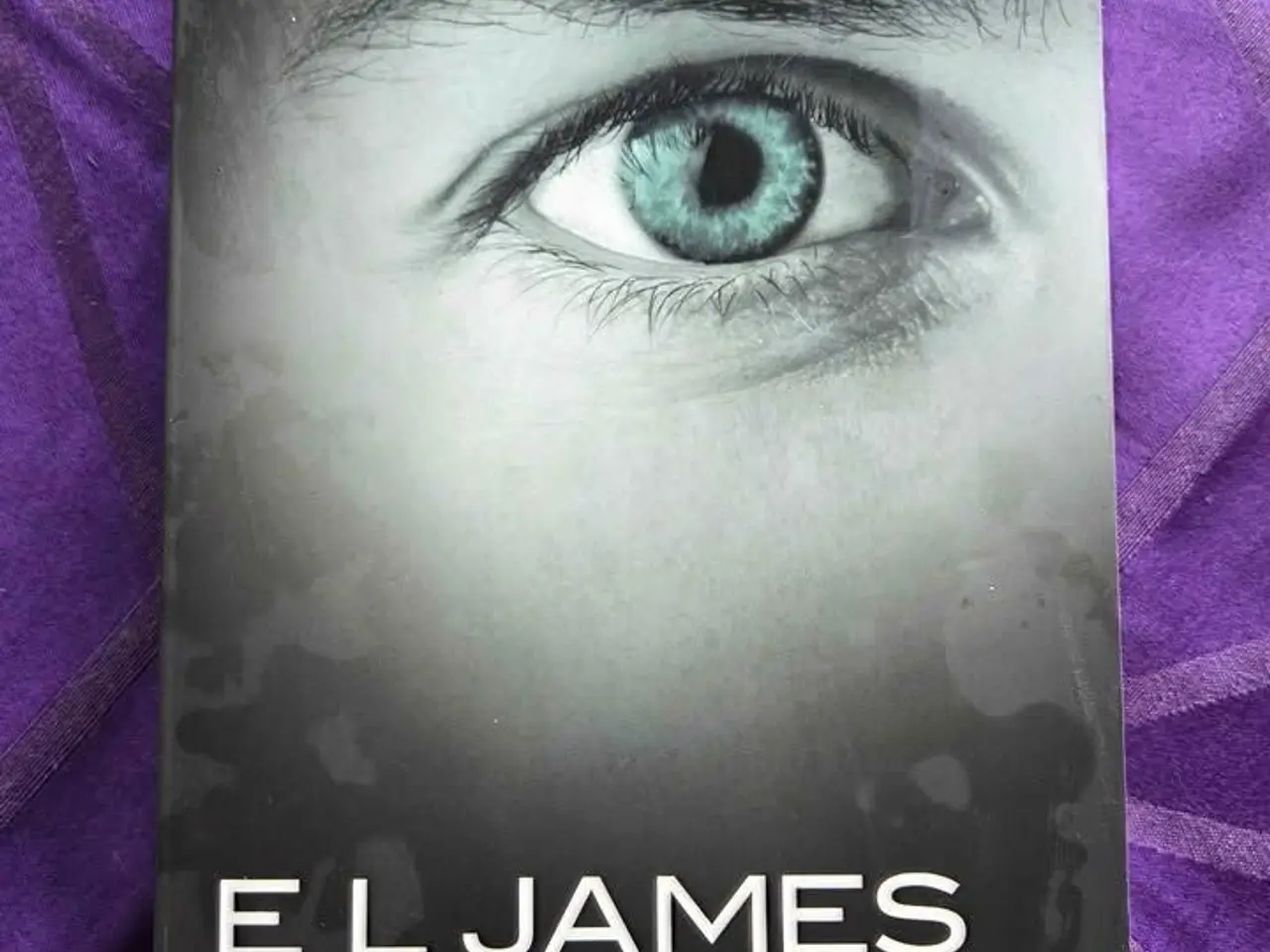 Billede 3 - 4 bøger. E L James Fifty Shades of grey.