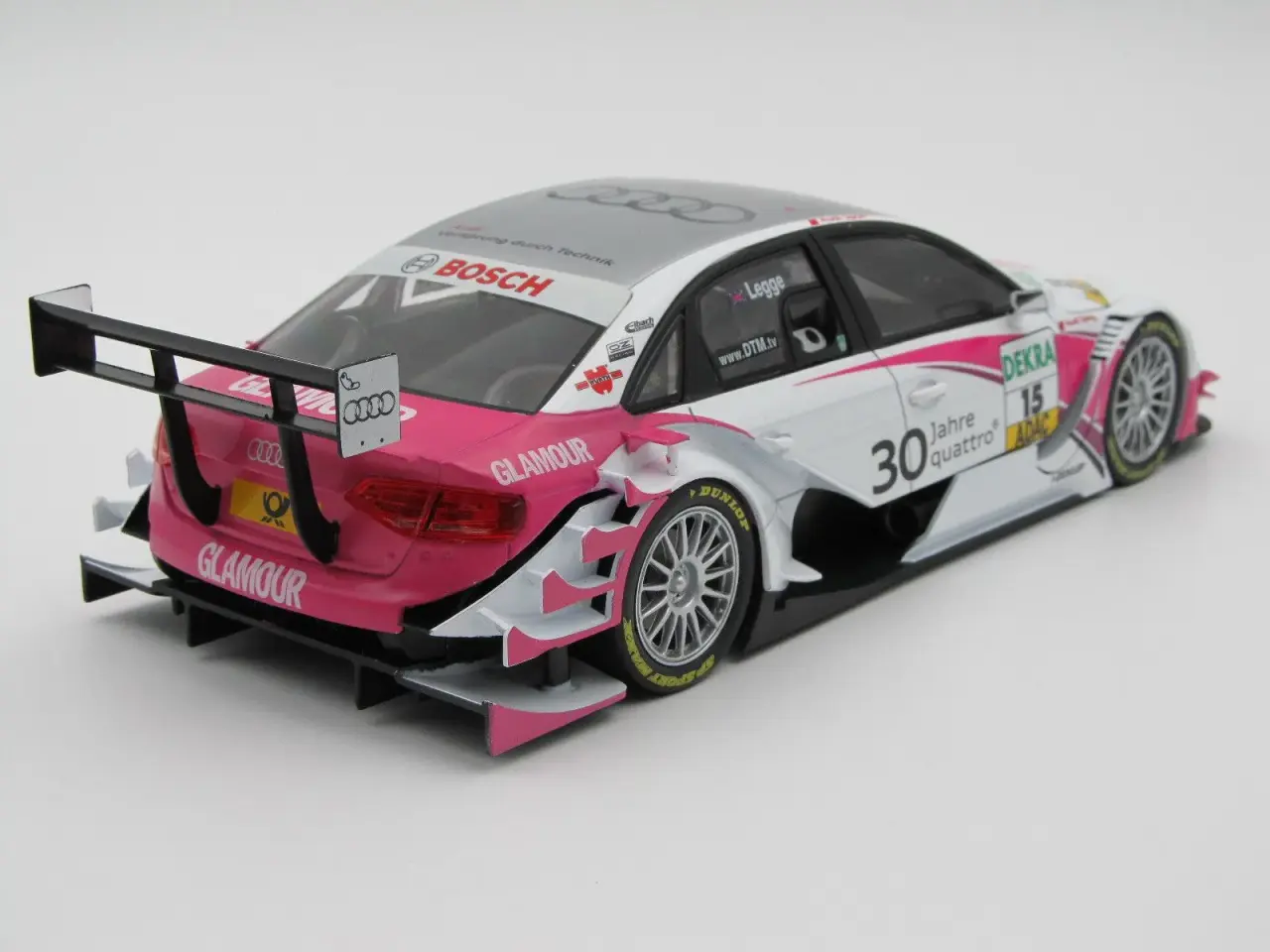Billede 3 - 2010 Audi A4 DTM #15 1:18  Driver: Katherine Legge