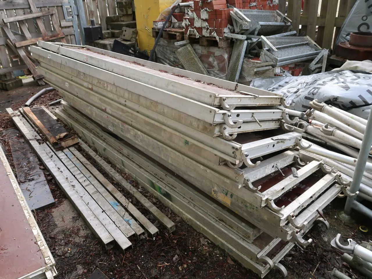 Billede 1 - 16 stk. stilladsdæk JUMBO m.fl.