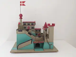 Fængselslegetøj. Borg nr 33 i katalog. Ca. 1930.