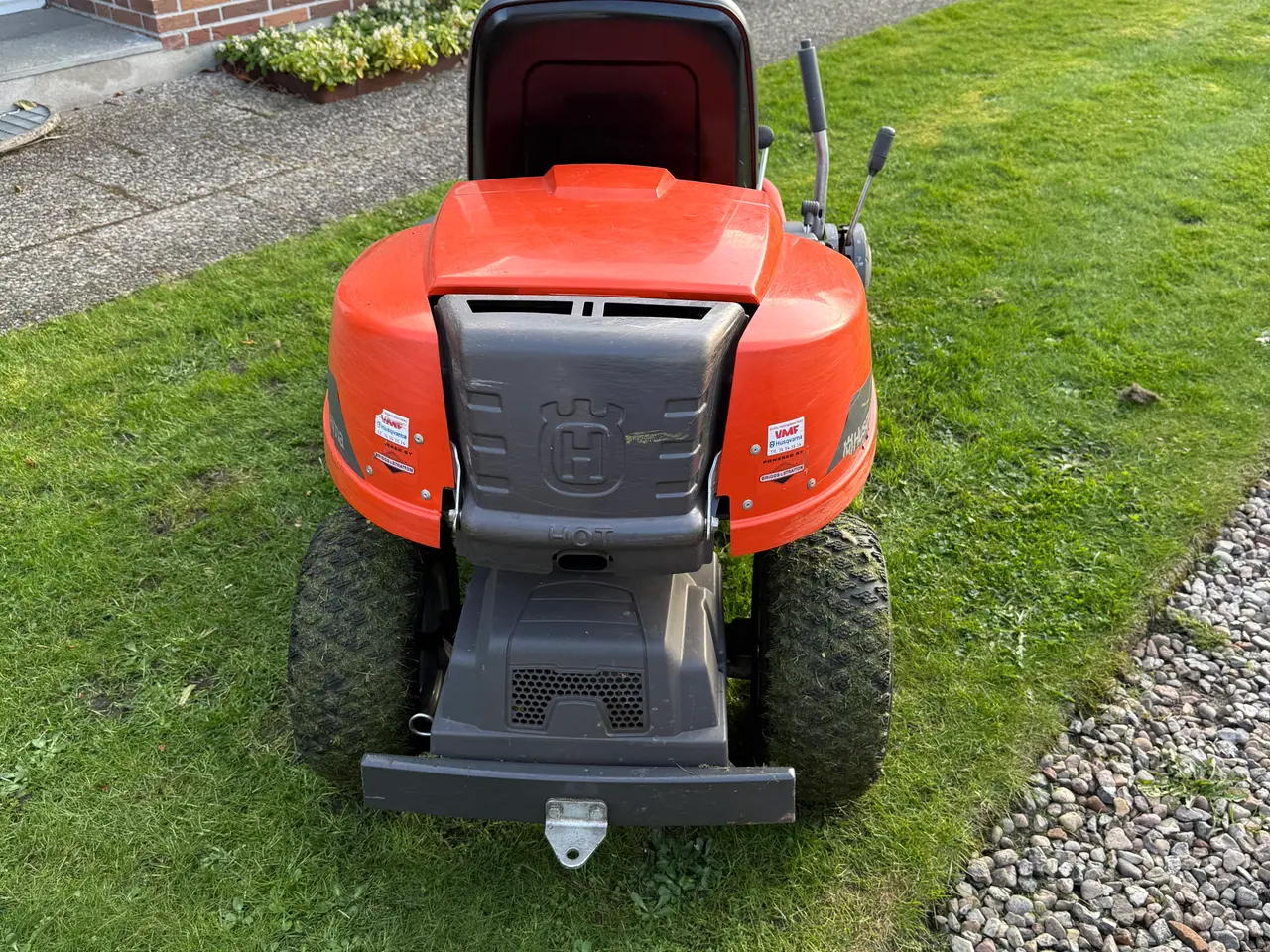 Billede 3 - *SOLGT* Husqvarna R16C AWD knækstyret havetraktor 