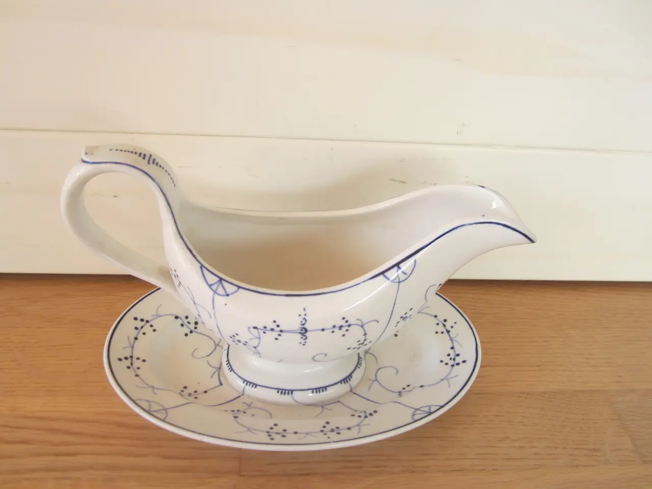 Billede 1 - Rigtig flot Villeroy & Boch musselmalet sovseskål