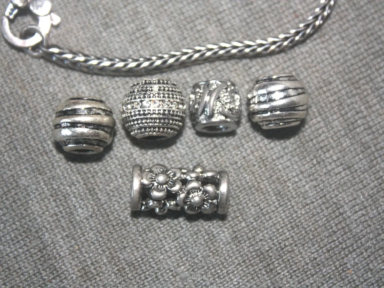 Billede 2 - 5 stk. charms som passer Trollbeads/Troldekugle