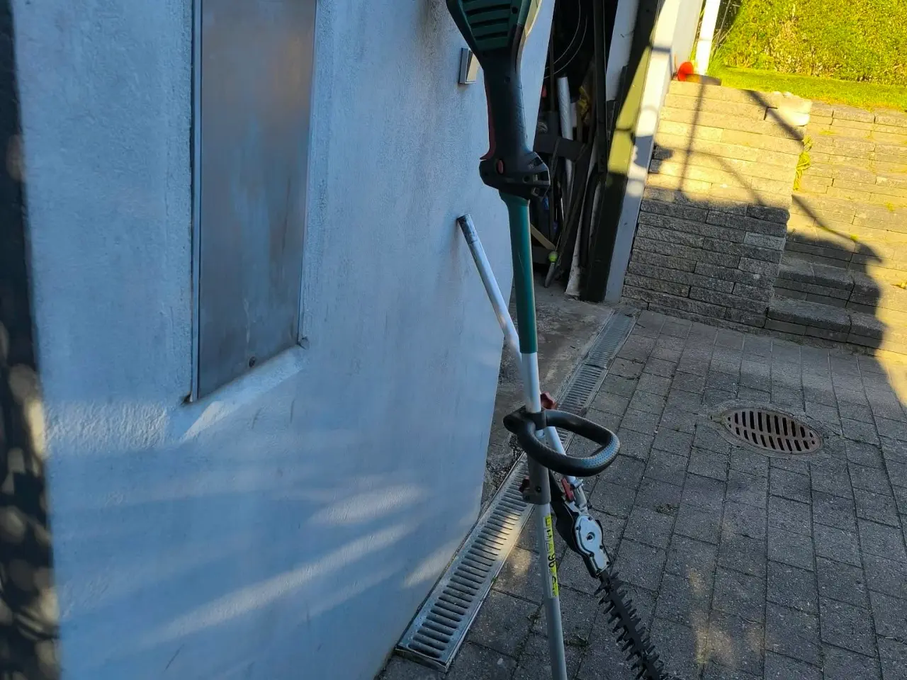 Billede 2 - Bosch AMW 10 Multicutter med hækkeklipper og græst