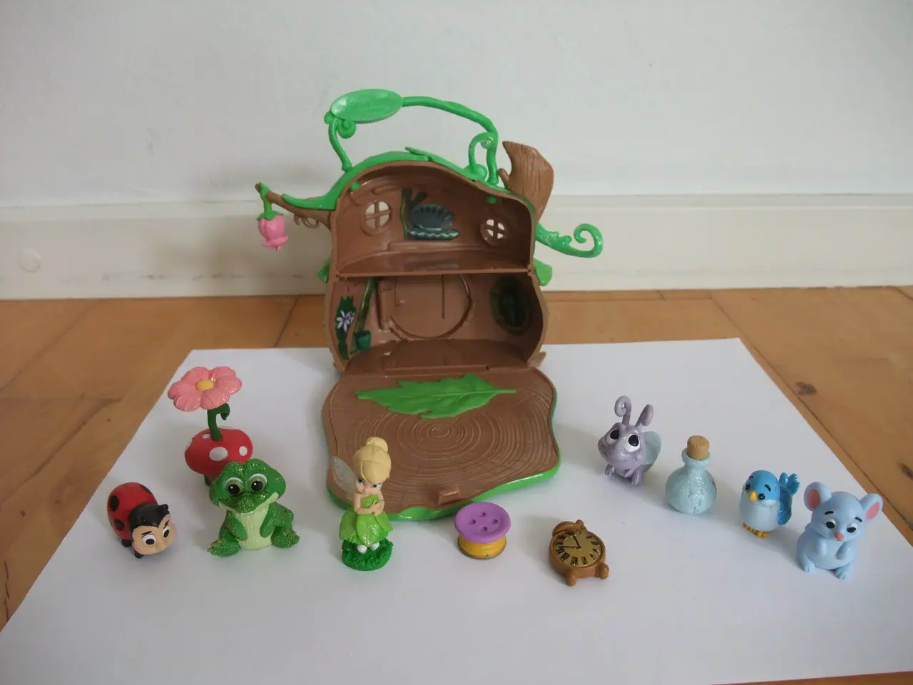 Billede 2 - Disney Klokkeblomst Hus+Figurer