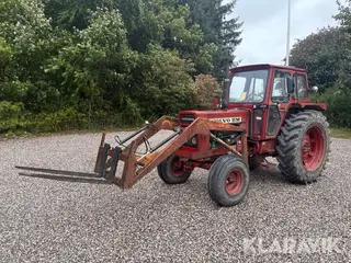 Veterantraktor Volvo 650 med frontlæsser