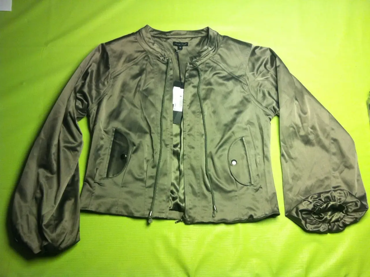 Billede 1 - Ny "Mira Mia" jakke, str: M, 200