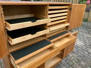 Magic Box Arkivskab - arkitekttegnet teaktræk