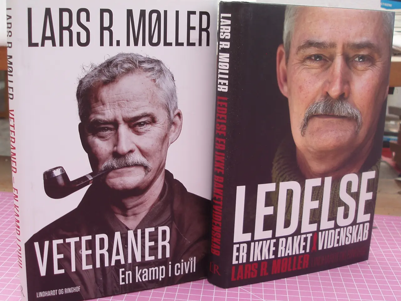 Billede 1 - Hardback bøger af Lars R. Møller