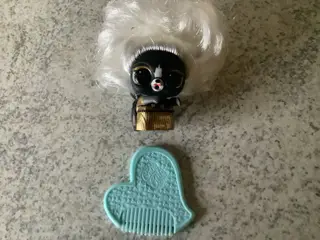 Helt ny LOL surprise hund med tilbehør.