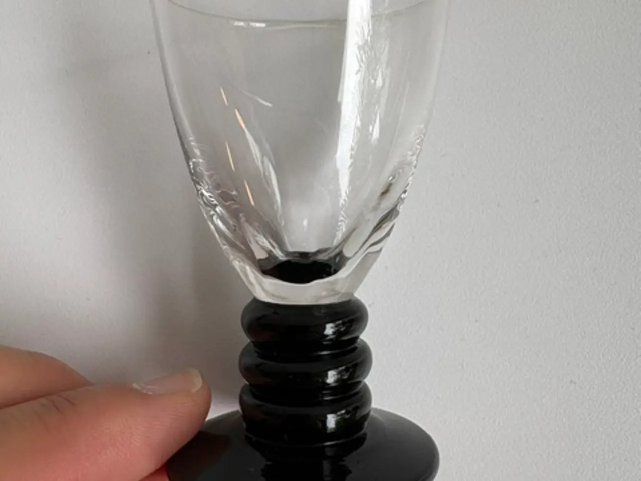 Billede 6 - Holmegaard Aalholm snapsglas med sort fod, 8 stk